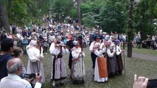 Skördedans med Vällingby Folkdansgille och Skörde Gille [upl. by Artsa]