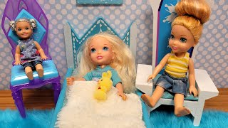 Little Elsa gets a cold  Elsa amp Anna toddlers  Barbie dolls [upl. by Shanks]