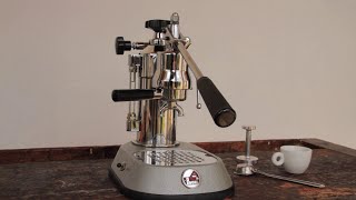 Presszókávé készítése La Pavoni karosgéppel  Tutorial [upl. by Nayrbo]