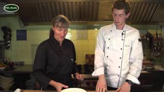 Italienischer Pizzateig Kochvideos Pizza Rezepte Villa Martha Kochschule [upl. by Ehrenberg448]