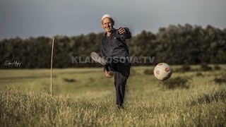 Arifi gjyshi që luan futboll me fëmijë  17062020  Klan Kosova [upl. by Mad]