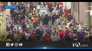 Aglomeraciones en Quito por compras navideñas [upl. by Maurilla169]