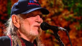 Willie Nelson  Good Hearted Woman Live at Farm Aid 2014 [upl. by Urata]