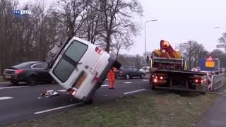 Busje op de kant bij ongeluk op N18 in Usselo verkeer loopt vast [upl. by Aletsirc]