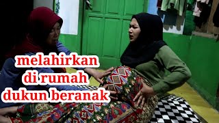 melahirkan di rumah dukun beranak di urut langsung melahirkan [upl. by Aivonas]