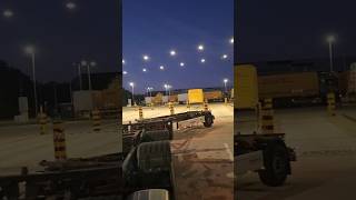 Drehschemel fährt sich einfach schön 🤩 füreuchunterwegs lkw lkwfahrer dhl wechselbrücken [upl. by Len]