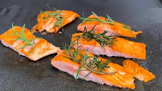 ЖАРИМ ЛОСОСЯ НА ГРИДДЛ GRILLED SALMON ON A GRIDDLE [upl. by Ayekel574]