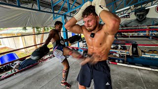 Wie brutal ist Muay Thai Training in Thailand wirklich [upl. by Herodias632]