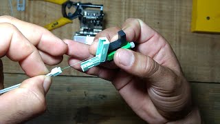 Como montar um conector de fibra óptica em 1 minuto [upl. by Fernas]