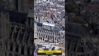 Descubra os Segredos e a Beleza Deslumbrante da Catedral de Bourges [upl. by Herrah798]