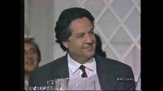 RENATO POZZETTO LEGGE UN TEMA SULLA MUCCA  RAIUNO 1990 [upl. by Eniretak]