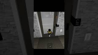 PEDINDO PRA 💩 NA CASA DAS PESSOAS shorts video roblox brookhaven memes duke [upl. by Ysied]