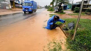 Massive Flood By Unclogging Drains After Heavy Raining [upl. by Luapleahcim]