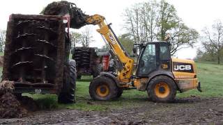 Chargeuse JCB TM 310s  chargement fumier compost SAS AGRIEPANDAGE [upl. by Meagan570]