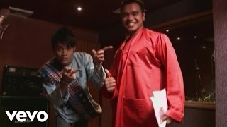 Aliff Aziz Alif Satar  Balik Kampung MUSIC VIDEO [upl. by Chi]