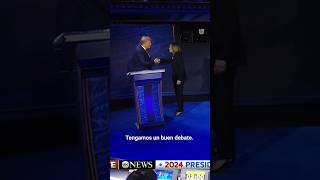 Así fue el saludo de Donald Trump y Kamala Harris durante su primer debate [upl. by Larimer]