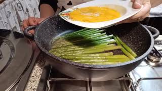 Asparagi con Uova Strapazzate  Ricetta con MAGIC COOKER [upl. by Schnur566]