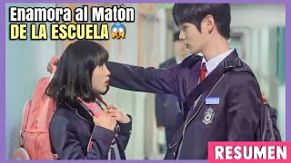 🌸EL MATÓN de la ESCUELA trata a la CHICA TÍMIDA como su €SCLAVA y se ENAMORA de ELLA😳💕 [upl. by Hsiekal]