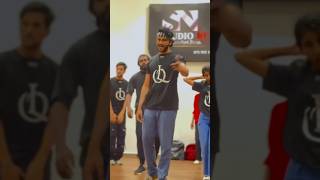 ඇස් පොඩි කොල්ලව මතකද 😍 DC By Oshan Liyanage 🤍 oshanliyanagedance dance [upl. by Inahs]