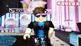 GIVING MY FRIEND A MAKEOVER IN ROYALE HIGH  Roblox [upl. by Wang]