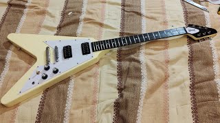 Обзор доработанной китайской реплики Gibson FlyingV цвет бежевый [upl. by Nerwal]