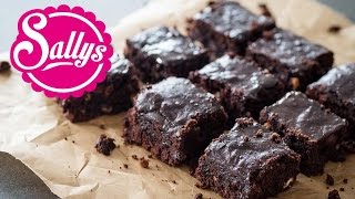 Brownies  schokoladig saftig und lecker  Sallys Lieblingsrezept  Sallys Welt [upl. by Lancaster129]