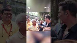 Here’s what this elderly man shared with Akshay Kumar at the polling station… [upl. by Culberson]