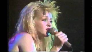 Cyndi Lauper  Whats Going On Live In Tokyo  1986 [upl. by Feliza]