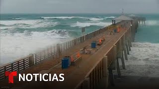 Mal tiempo que afecta a Florida dispara opciones de inundaciones y tornados  Noticias Telemundo [upl. by Nadya]