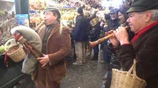 Zampognari a Roma Piazza Navona  Natale tra Presepi e Befana [upl. by Radmilla703]