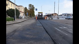 Vigevano traffico bloccato in viale Mazzini per i lavori di asfaltatura [upl. by Ariella227]