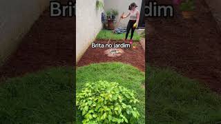 Brita no jardim decoracaodejardim jardim jardimcriativo bancodejardim façavocêmesmo [upl. by Tnilf365]