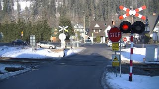 Spoorwegovergang Poronin PL  Railroad crossing  Przejazd kolejowy [upl. by Pacien]