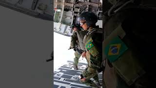 Salto livre Comandos Anfíbios Operações Especiais cfn fuzileirosnavais comandosanfibios militar [upl. by Ellora]