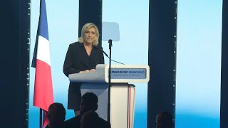 Européennes Marine Le Pen dénonce un président Macron quoten état de siègequot  AFP Extrait [upl. by Ignatia]