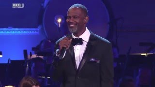 Brian McKnight performs »For the First Time« in Vienna [upl. by Lertnahs]