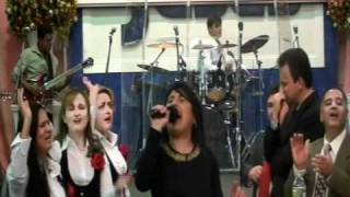 Danielle Cristina cantando ao vivo na Assembléia de Deus de Riverside NJ [upl. by Suravart]