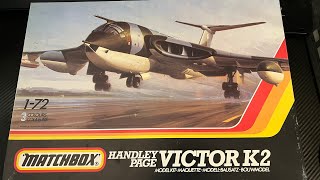 A Look at the Matchbox 172 Handley Page Victor from 1983 [upl. by Nnaarual18]