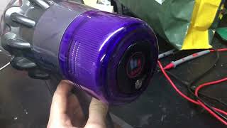 Riparazione Dyson a Batteria V11 Pulsante non funziona [upl. by Ssur]