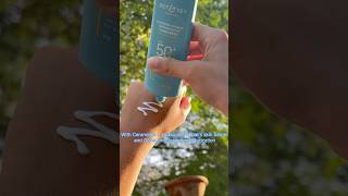 Sunscreen jo deti hai moisture skin glow and repair karti h skin barrier ✨🦢sunscreen skincare [upl. by Dnartreb]