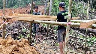 camping di hutan membuat shelter dari kayu meranti [upl. by Ettegirb]