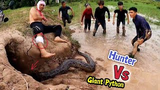 6 Brave Hunters Seizing 2 Ferocious Giant Pythons Attacking the Girl  Mike Vlogs [upl. by Ferri]