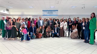 Laffettuoso saluto della comunità gioiosana al Dirigente Leon Zingales [upl. by Omor194]