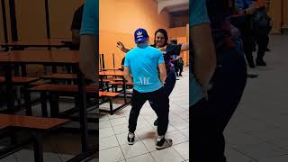 Barbarita y Clavo sacando brillo al piso con el baile bailelibre baile [upl. by Petta307]