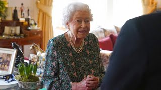 La reine Elizabeth II positive au Covid reçoit des vœux de prompt rétablissement [upl. by Eilsew529]