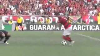 Thiago Neves amazing goal  Ronaldinho and Neves dance [upl. by Ellenij]