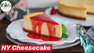 Easy Peasy New York Cheesecake  so gelingt der cremige Käsekuchen perfekt  mit Erdbeersoße [upl. by Gabbi]