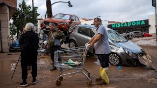 “Não há luz não há água não há comida não há telefone não há carrosquot o retrato de Paiporta [upl. by Townie42]