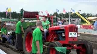 Trekkertrek Koudekerk 2012 35 ton Oldtimers 051 Nuffield Universal Full Pull [upl. by Kcirrez]