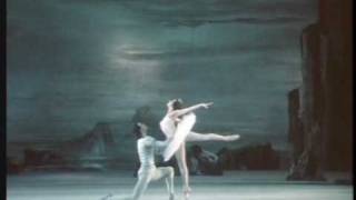 Le Lac des Cygnes Op20 Swan Lake  Pas de Deux Bolchoï  Bolshoi  Tchaikovski [upl. by Nottus]